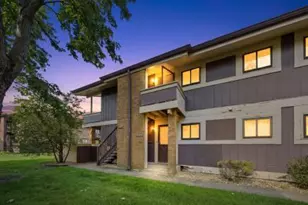 20127 Woodale St, Lynwood, IL 60411 - Photo 1