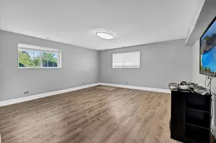 1719 W Lexington Dr, Arlington Heights, IL 60004 - Photo 15