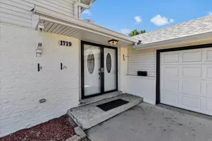 1719 W Lexington Dr, Arlington Heights, IL 60004 - Photo 3