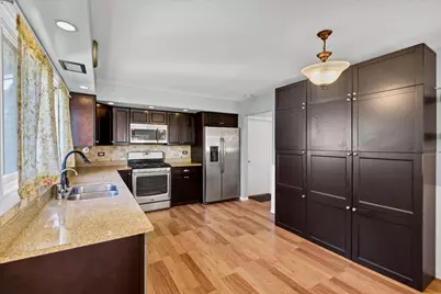 1719 W Lexington Drive, Arlington Heights, IL 60004 - Photo 17