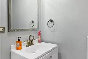 1719 W Lexington Dr, Arlington Heights, IL 60004 - Photo 11