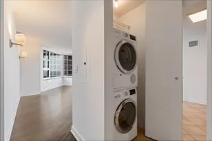401 E Ontario St, Chicago, IL 60611 - Photo 11