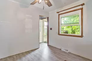 4715 Cleveland Ave, Rockford, IL 61108 - Photo 23
