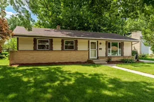 4715 Cleveland Ave, Rockford, IL 61108 - Photo 3