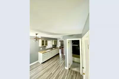 626 Bent Street, Elgin, IL 60120 - Photo 9