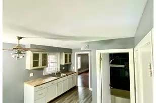 626 Bent St, Elgin, IL 60120 - Photo 9