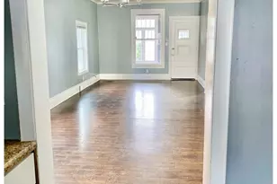 626 Bent St, Elgin, IL 60120 - Photo 7