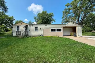 800 Lavern Ave, Machesney Park, IL 61115 - Photo 9
