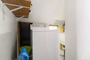 4019 N Bernard St, Chicago, IL 60618 - Photo 17