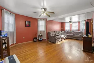 4019 N Bernard St, Chicago, IL 60618 - Photo 7