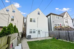 4019 N Bernard St, Chicago, IL 60618 - Photo 35