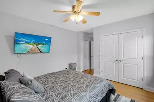 7401 N Hoyne Ave, Chicago, IL 60645 - Photo 11