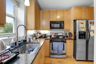7401 N Hoyne Ave, Chicago, IL 60645 - Photo 9