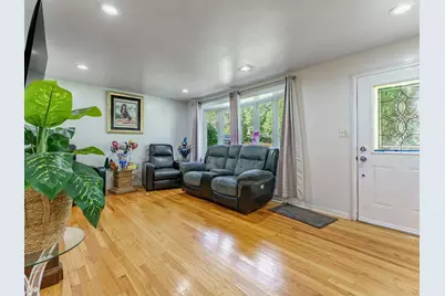 2N565 Euclid Avenue, Glen Ellyn, IL 60137 - Photo 3