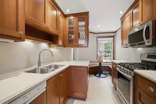 224 Woodstone Cir, Buffalo Grove, IL 60089 - Photo 9