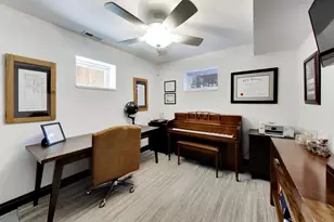 2326 W Erie St, Chicago, IL 60612 - Photo 21