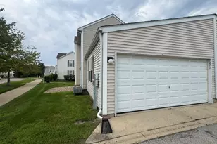 1071 Symphony Dr, Aurora, IL 60504 - Photo 5