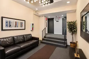 2005 Valencia Dr, Northbrook, IL 60062 - Photo 3