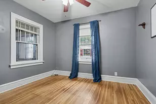 1508 N Linden St, Bloomington, IL 61701 - Photo 9