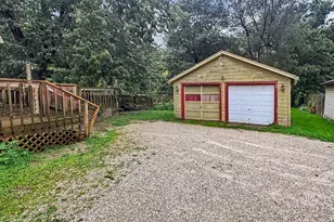 1508 N Linden St, Bloomington, IL 61701 - Photo 21