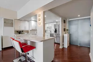 175 E Delaware Pl, Chicago, IL 60611 - Photo 11