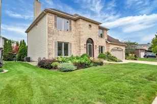 640 Downey St, Hoffman Estates, IL 60169 - Photo 1