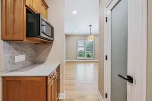 640 Downey St, Hoffman Estates, IL 60169 - Photo 17