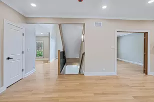 640 Downey St, Hoffman Estates, IL 60169 - Photo 11