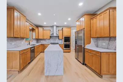 640 Downey Street, Hoffman Estates, IL 60169 - Photo 13