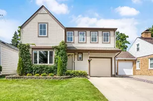 134 N 8th Ave, Des Plaines, IL 60016 - Photo 1
