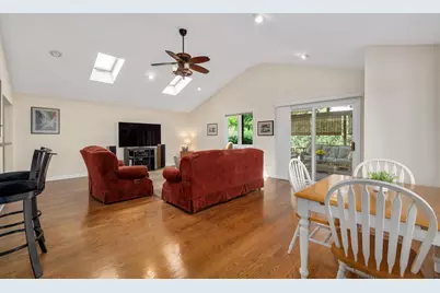 134 N 8th Avenue, Des Plaines, IL 60016 - Photo 9