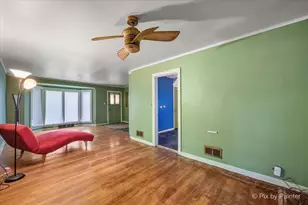 10742 S Longwood Dr, Chicago, IL 60643 - Photo 9