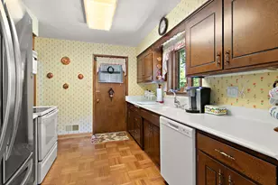 6733 N Navajo Ave, Lincolnwood, IL 60712 - Photo 7