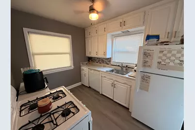 2010 46th Street, Rock Island, IL 60201 - Photo 5