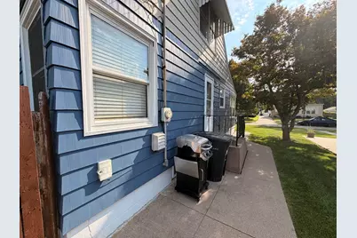 2010 46th Street, Rock Island, IL 60201 - Photo 3