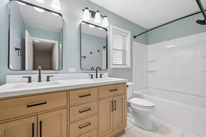 388 Woodhollow Lane, Bartlett, IL 60103 - Photo 17