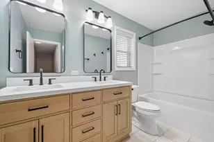 388 Woodhollow Ln, Bartlett, IL 60103 - Photo 17