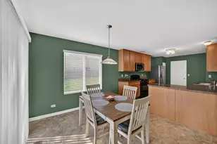 312 N Blue Jay St, Cortland, IL 60112 - Photo 13