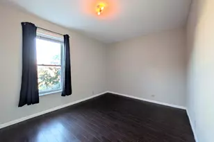 1067 W Argyle St, Chicago, IL 60640 - Photo 3