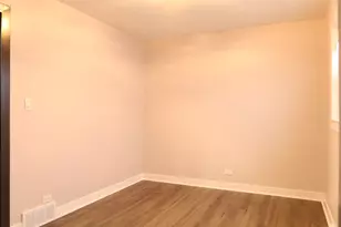 2115 W 68th Pl, Chicago, IL 60636 - Photo 15