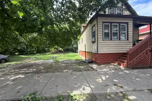 8218 S Manistee Ave, Chicago, IL 60617 - Photo 1