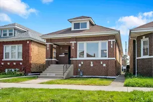 5729 S Campbell Ave, Chicago, IL 60629 - Photo 3