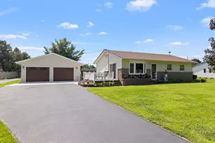 5939 Vesper Dr, South Beloit, IL 61080 - Photo 3