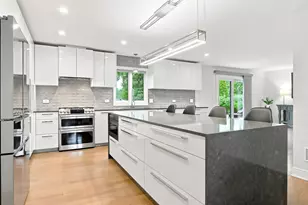 9S580 Clarendon Hills Rd, Willowbrook, IL 60527 - Photo 11