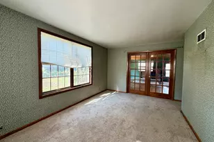 1150 E State St, Sycamore, IL 60178 - Photo 11
