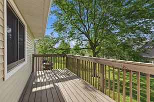 938 Hidden Lake Dr, Buffalo Grove, IL 60089 - Photo 21