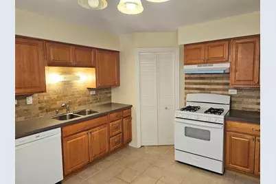 592 Lotus Court #114-A, Wheeling, IL 60090 - Photo 5