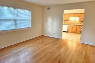 592 Lotus Ct, Wheeling, IL 60090 - Photo 7