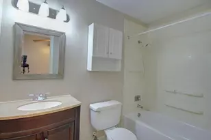 5946 Greenview Rd, Lisle, IL 60532 - Photo 7