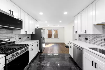 8826 S Jeffery Boulevard, Chicago, IL 60617 - Photo 11